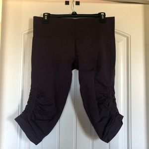 Lululemon cropped flow leggings